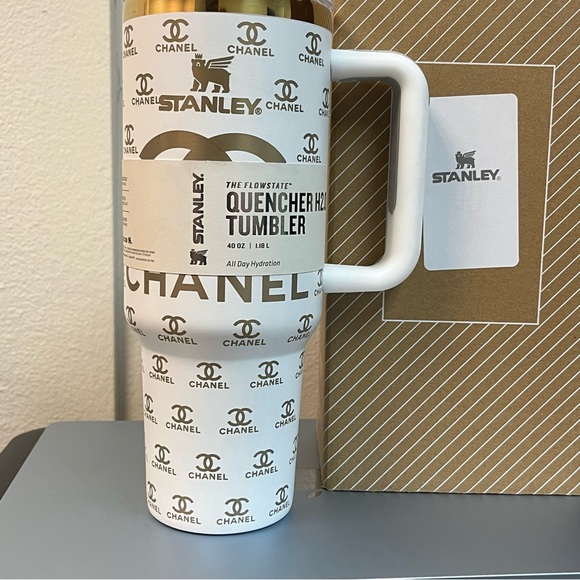 Stanley Quencher H2.0 40 oz – Premium white Design, New in Box - Picture 2 of 8